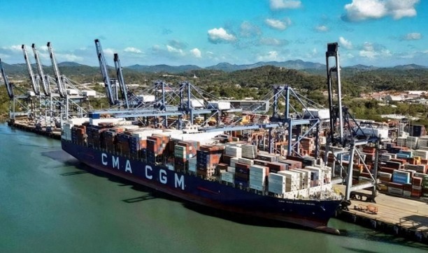 中方终于动手了！大批货轮空集装箱离开，巴拿马这下麻烦大了。